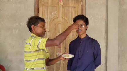 তুফানগঞ্জ ২: মাধ্যমিকে নজর করা ফল বোচামারি হাইস্কুলের ছাত্র বিকাশ বর্মনের