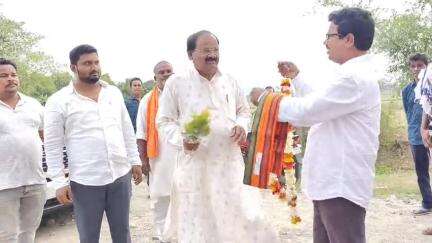ଖଲ୍ଲିକୋଟ୍: କାଳୁଆଷଣ୍ଢ ଠାରେ ହଳଦିଆ ପଦର ଠାରୁ କୁମ୍ଭିଢ଼ିପ ଠାକୁରାଣୀ ମନ୍ଦିର ବଧିନୂଆଁପଲ୍ଲୀ ରାସ୍ତା ନିର୍ମାଣ କାର୍ଯ୍ୟର ଭିତ୍ତିପ୍ରସ୍ତର ସ୍ଥାପନ