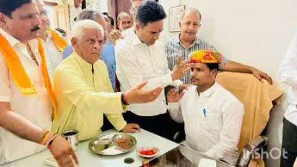 चित्तौड़गढ़: बस्सी ग्राम पंचायत को मिला नया प्रशासक, उप सरपंच प्रेमचंद भोई ने MLA चंद्रभान आक्या की मौजूदगी में संभाला कार्यभार