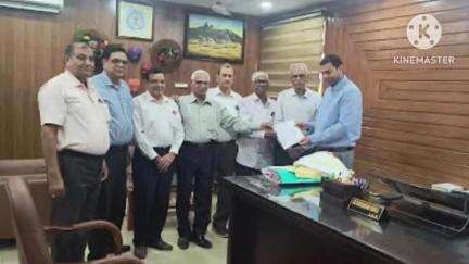आदित्यपुर गम्हरिया: झारखंड वरिष्ठ नागरिक कल्याण संघ ने सरायकेला खरसावां के जिला उपायुक्त से मुलाकात कर दी बधाई