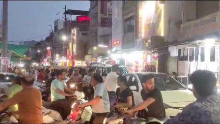 रतलाम: शहर में यातायात व्यवस्था बदतर, गणेश देवरी पर लगा लंबा जाम, राहगीर परेशान