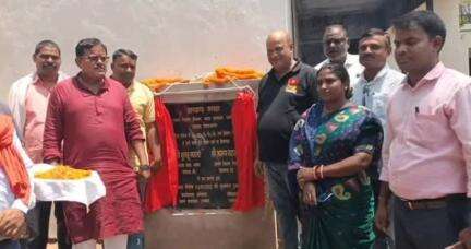 निरसा/चिरकुंडा: निरसा प्रखंड के S.S.K.B.C. उच्च विद्यालय में मल्टीपरपस हॉल का निर्माण कार्य शुरू, विधायक ने किया शिलान्यास