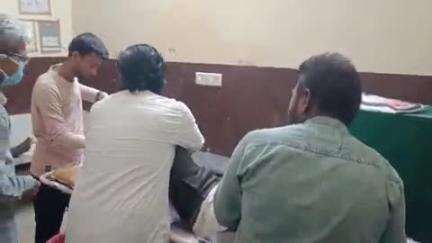 लालगंज: रानीगंज कैथौला चौराहे पर अज्ञात वाहन की टक्कर से घायल हुआ अधेड़