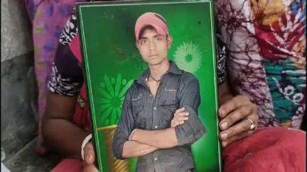 শান্তিপুর: BSF এ কর্মরত জাওয়ানের বিষ খেয়ে আত্মহত্যার ঘটনায় শোকের ছায়া শান্তিপুরের হরিপুরে, আত্মহত্যার কারণ নিয়ে ধোঁয়াশায় পরিবার