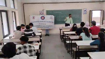 દાહોદ: શહેરની સરકારી એન્જિનિયરિંગ કોલેજમાં વન નેશન વન ઇલેક્શન પર સેમિનાર યોજાયો