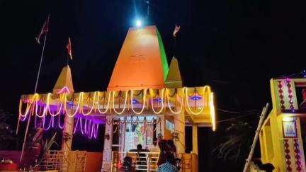 रातू: ठाकुरगांव बैंक मोड़ स्थित श्री श्री राधा कृष्ण मंदिर का दूसरा वार्षिकोत्सव हर्षोल्लास से मनाया गया