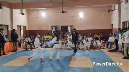नैनपुर: सामुदायिक भवन नैनपुर में जिला स्तरीय कराटे प्रतियोगिता का हुआ आयोजन