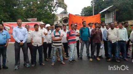 चन्द्रपुरा: DVC प्लांट के मुख्य गेट पर DVC मजदूर संघ और अखिल भारतीय विद्युत मजदूर महासंघ बीएमएस ने संयुक्त रूप से गेट मीटिंग की