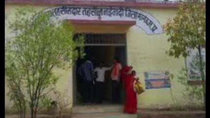 नईगढ़ी: नईगढ़ी तहसील के गेरुआरी सेगरान गांव में अवनीश पटेल के घर में आग लगने से लाखों का सामान जलकर राख हो गया