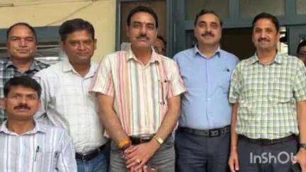 हरिपुर: हिमाचल प्रदेश के लोक निर्माण विभाग के चीफ इंजीनियर नरेंद्र पाल ने देहरा में अधिकारियों के साथ की बैठक
