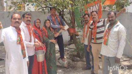 रावतभाटा: भैंसरोड़गढ़ व रावतभाटा में विधायक धाकड़ का जन्मदिन सेवा कार्य करते हुए भाजपा कार्यकर्ताओं और पदाधिकारियों ने मनाया