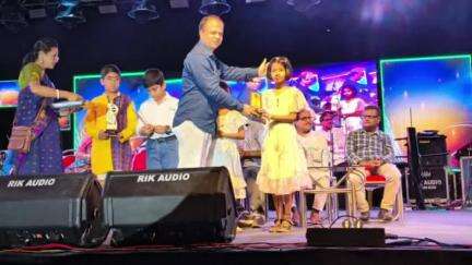 হরিণঘাটা: প্রাক্তনীর মেলায় পুরস্কার বিতরণী অনুষ্ঠানে নদীয়া দক্ষিণ সাংগঠনিক জেলা তৃণমূল কংগ্রেস সভাপতি দেবাশীষ গাঙ্গুলী