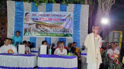 সাগর: গঙ্গাসাগরের ব্রিজ তৈরি করার জন্য ভূমি দাতাদের সম্মান দিলেন মন্ত্রী
