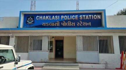 નડિયાદ: અમદાવાદ વડોદરા એક્સપ્રેસ હાઈવે પર ટ્રેલર અને ટ્રક વચ્ચે અકસ્માતમાં એક વ્યક્તિનું મોત નિપજ્યુ