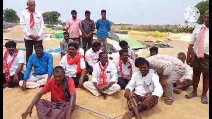 వైరా: కొనిజర్ల మండల కేంద్రంలో తడిసిన ధాన్యాన్ని కొనుగోలు చేయాలి సిపిఎం
