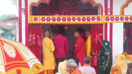 नौरोजाबाद: ग्राम निपानिया में भव्य कलश यात्रा के साथ देवी पुराण कथा का हुआ शुभारंभ