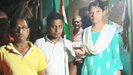 ঝাড়গ্রাম: বৃষ্টিকে উপেক্ষা করে ঝাড়গ্রাম শহরে 'বাংলার ভোট রক্ষা" কর্মসূচি করল তৃণমূল