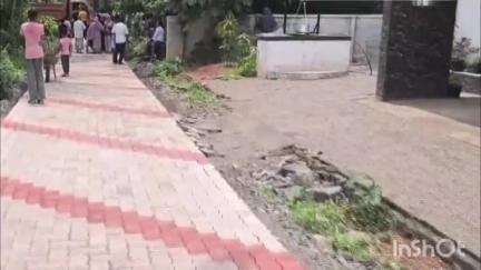 മണ്ണാർക്കാട്: മുണ്ടേക്കരാട് പൂക്കുത്ത് റോഡിൽ ഇന്റർലോക്ക് കട്ട വിരിച്ചത് പൊളിച്ച് നീക്കാനുള്ള പ്രവൃത്തികൾ നാട്ടുകാർ തടഞ്ഞു