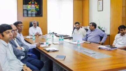 ಕಲಬುರಗಿ: ನಗರದಲ್ಲಿ ಕಾರ್ಬನ್ ಕ್ರೆಡಿಟ್‌ಗಳ ಉತ್ಪಾದಿಸುವ ಪ್ರಾಯೋಗಿಕ ಯೋಜನೆ ಕುರಿತು ಬೆಂಗಳೂರಿನಲ್ಲಿ ಸಚಿವ ಪ್ರಿಯಾಂಕ್ ಖರ್ಗೆ ಸಭೆ