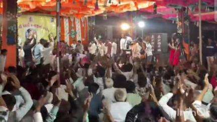 ભાણવડ: ભાણવડના ઘુમલી ખાતે બાવળ વાળી મેલડી માતાજીનો નવરંગા માંડવામાં મોટી સંખ્યમાં ભાવિકો ઉમટીયા
