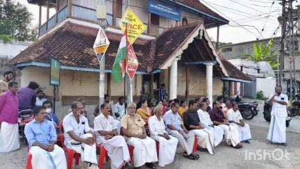 ചിറയിൻകീഴ്: ആറ്റിങ്ങൽ കൊട്ടാരം നവീകരണം വൈകുന്നതിൽ പ്രതിഷേധിച്ച് കോൺഗ്രസ്‌ കൊട്ടാരത്തിന് മുന്നിൽ സായാഹ്ന ധർണ നടത്തി