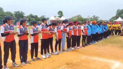ಮಡಿಕೇರಿ: ನಗರದಲ್ಲಿ‌ ಕೊಡಗು ಗೌಡ ಯುವ ವೇದಿಕೆಯ‌ ಸಹಯೋಗದಲ್ಲಿ ಮಹಿಳೆಯರ ಜಿಲ್ಲಾ ಮಟ್ಟದ ಕ್ರಿಕೆಟ್ ಪಂದ್ಯಾವಳಿ