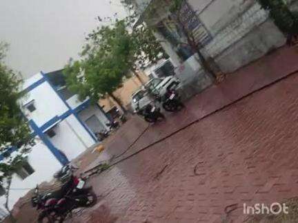 बल्देवगढ़: बल्देवगढ़ नगर में तेज़ आँधी के साथ हुई बारिश, कई जगह पर गिरे पेड़ व विद्युत पोल हुए क्षतिग्रस्त