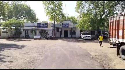 કઠલાલ: અમદાવાદ ઇન્દોર હાઇવે બગડોલ પાસે ફોરવીલ અને બાઈક વચ્ચે અકસ્માત થતા ત્રણ લોકો ઈજાગ્રસ્ત થયા