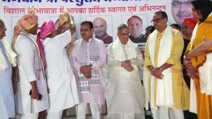 सांगानेर: मुख्यमंत्री भजनलाल शर्मा भगवान परशुराम की शोभायात्रा और महाआरती कार्यक्रम में शामिल हुए