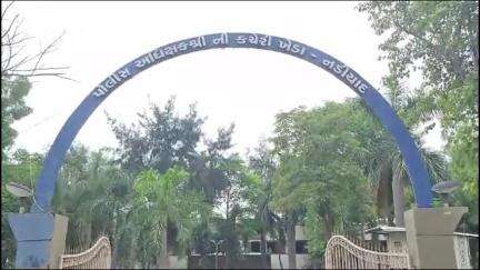 નડિયાદ: કિશન સમોસાના ખાંચાના વિસ્તારમાં રહેતી પરણિતાએ વહેમ રાખી હેરાન કરતા પતિ અને સાસુ વિરુદ્ધ ફરિયાદ નોંધાવી.