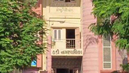 કડી: નગરપાલિકાના 20 દિવસથી રજા ઉપર ઉતરેલ ચીફ ઓફિસર સંદીપ પટેલની આખરે ગારીયાધાર બદલી કરવામાં આવી