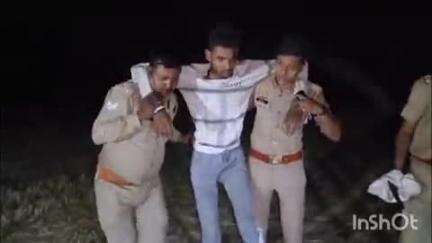 सफीपुर: कुल्हा पुलिया के पास पुलिस मुठभेड़ में लूट की वारदात में शामिल 4 बदमाश गिरफ्तार, 2 घायल; बरामद हुए हथियार और लूट का माल