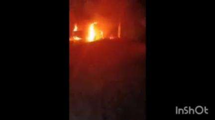नानपारा: लालपुर शिवपुर मोड़ के पास चलती कार आग का गोला बनी, ड्राइवर ने कूदकर बचाई जान