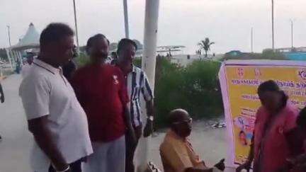 தூத்துக்குடி: முத்துநகர் கடற்கரை பூங்காவில் மக்களை தேடி மருத்துவம் சிறப்பு முகாம் நடைபெற்றது