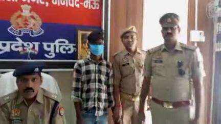 मऊ: बलिया मोड़ पर स्थित स्टेडियम के पास से पुलिस ने शातिर चोर को किया गिरफ्तार, चोरी किया गया ट्रैक्टर और तमंचा हुआ बरामद
