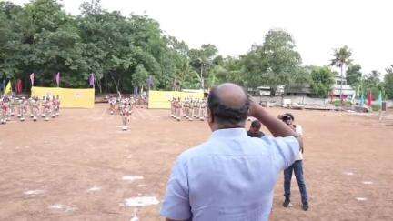 കൊട്ടാരക്കര: കുളക്കട എച്ച്.എസ്.എസിൽ എസ്.പി.സി പരേഡിൽ മന്ത്രി കെ.എൻ ബാലഗോപാൽ സല്യൂട്ട് സ്വീകരിച്ചു