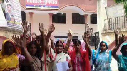 नानपारा: नानपारा नील कोठी मंदिर में अवैध कब्जा और पूजा से मना करने का आरोप, व्यक्ति ने एसडीएम को सौंपा शिकायती पत्र