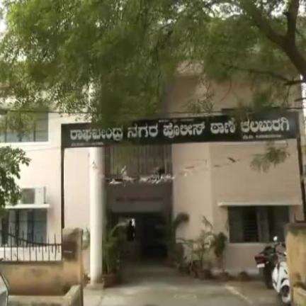 ಕಲಬುರಗಿ: ನಗರದ ಶ್ರೀ ಶರಣಬಸವೇಶ್ವರ ದೇವಸ್ಥಾನ ಮುಂದೆ ನಿಲ್ಲಿಸಿದದ್ದ ಹೋಮ್‌ಗಾರ್ಡ್ ಸಿಬ್ಬಂದಿ ಬೈಕ್ ಕಳ್ಳತನ