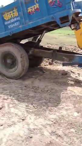 जसराना: गांव भोडेला में किसानों के खेत से जबरन मिट्टी खोदने की शिकायत डीएम से की गई
#jansamasya
