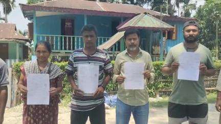 কালচিনি: জমির মালিকের নাম বনবিভাগ, বাবার নাম পশ্চিমবঙ্গ সরকার, পাট্টার আজব সমস্যা,রাজাভাতখাওয়ায় ক্ষোভ বাসিন্দাদের #jansamasya