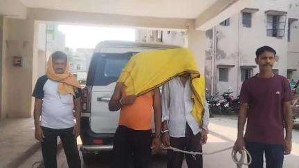 रफीगंज: रफीगंज के बीबीपुर में अजय सिंह हत्या कांड के मामले में पुलिस ने दो लोगों को गिरफ्तार कर भेजा जेल