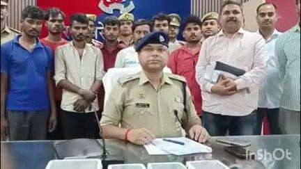 डीह थाने की पुलिस ने बाइक चोरी करने वाले गिरोह के 7 अभियुक्तों को बाइकों के साथ किया गिरफ्तार, ASP ने किया खुलासा