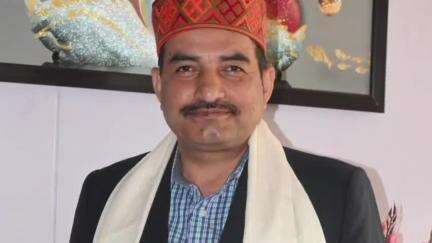 हमीरपुर: हिम वाहिनी संस्था ने हमीरपुर में सब इंस्पेक्टर रणवीर सिंह वर्मा को किया सम्मानित