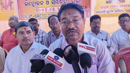 ନୂଆପଡା: ପଲସଦା ଗ୍ରାମରେ ନିଖିଳ ଉତ୍କଳ ସୁବର୍ଣ୍ଣଗ୍ରାହୀ ଶୁଣ୍ଢି ସମାଜର ପୁସ୍ତିକା ଉନ୍ମୋଚନ ଓ ସମ୍ବର୍ଦ୍ଧନା ସଭା ଅନୁଷ୍ଠିତ, କୁଳପତିଙ୍କ ପ୍ରତିକ୍ରିୟା