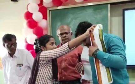ଦିଗପହଣ୍ଡି: ଗଞ୍ଜାମ ଜିଲ୍ଲା କୁକୁଡାଖଣ୍ଡି ଉଚ୍ଚ ମାଧ୍ୟମିକ ବିଦ୍ୟାଳୟରେ ସଡକ ସୁରକ୍ଷା ସଚେତନ କାର୍ଯ୍ୟକ୍ରମ ଅନୁଷ୍ଠିତ ହୋଇଯାଇଛି ।