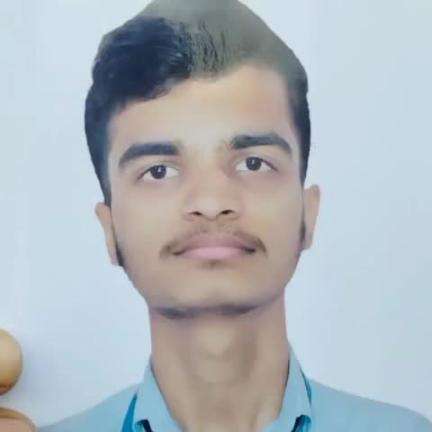 ಕಲಬುರಗಿ: ನಗರದ ಪರೀಕ್ಷಾ ಕೇಂದ್ರದಲ್ಲಿ ನೀಟ್ ಪರೀಕ್ಷೆ ವೇಳೆ ವಿದ್ಯಾರ್ಥಿಯ ಜನಿವಾರ ತೆಗೆಸಿದ ಸಿಬ್ಬಂದಿ, ಬ್ರಾಹ್ಮಣರಿಂದ ಪ್ರತಿಭಟನೆ