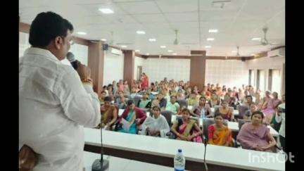 पैठण: पैठणमध्ये अंगणवाडी सेविका व मदतनीस नियुक्तीपत्र वितरित