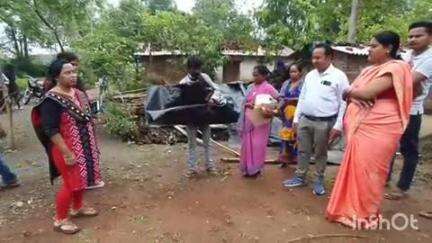 ଧର୍ମଗଡ: କାଳବୈଶାଖୀ ପ୍ରଭାବରେ ପୋଟେସ ଗ୍ରାମଠାରେ ଭାଙ୍ଗଲା ଘର, ପ୍ରଭାବିତଙ୍କ ଘର ପରିଦର୍ଶନ କଲେ ବିଡ଼ିଓ ଏବଂ ତହସିଲଦାର