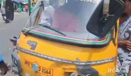 సత్తెనపల్లి ఆర్టీసీ బస్టాండ్ సమీపంలో ఆటో కారు ఢీ పలువురికి గాయాలు