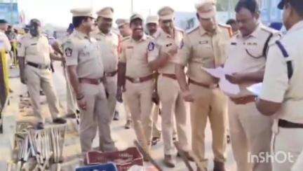 శిరిగిరిపాడు గ్రామంలో భారీగా మారణ ఆయుధాలు స్వాధీనం చేసుకున్న పోలీసులు